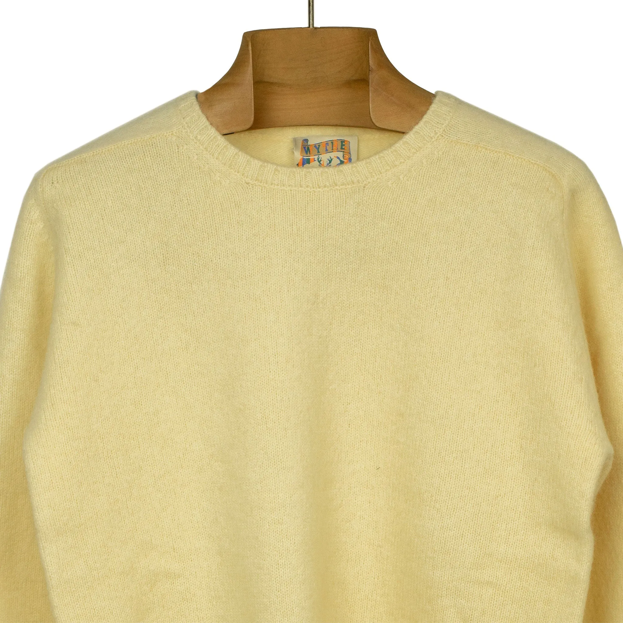 Saddle shoulder sweater in "Creamptop" washed shetland wool (restock)